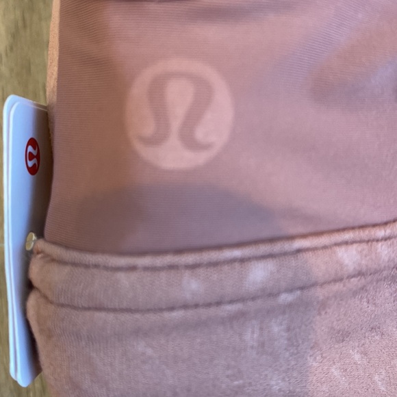 🍋 NWT Lululemon Nulu and Mesh Yoga Bra, size 4, removable cups included - Picture 11 of 13